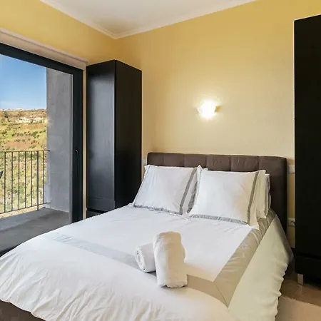 Top Of The Cliff By Ourmadeira Apartment